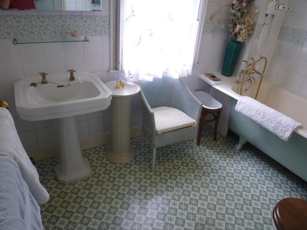 Manor Cottage Bed And Breakfast 윈저 외부 사진