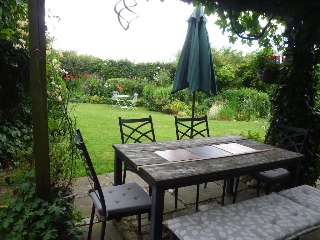Manor Cottage Bed And Breakfast 윈저 외부 사진
