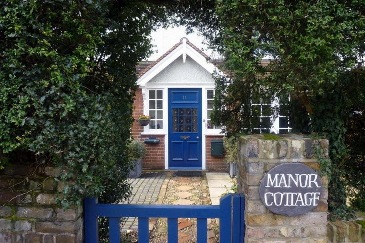 Manor Cottage Bed And Breakfast 윈저 외부 사진